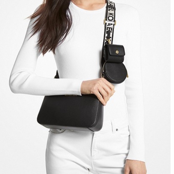 MICHAEL KORS
Jet Set Saffiano Leather Crossbody Bag with Case for Airpods Pro® - Picture 3 of 16